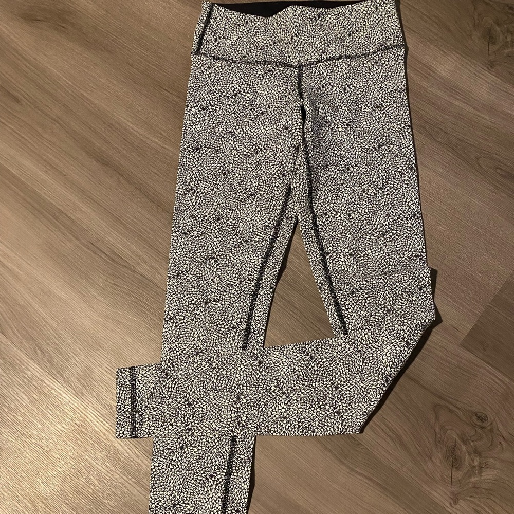 Lululemon leggings size 2